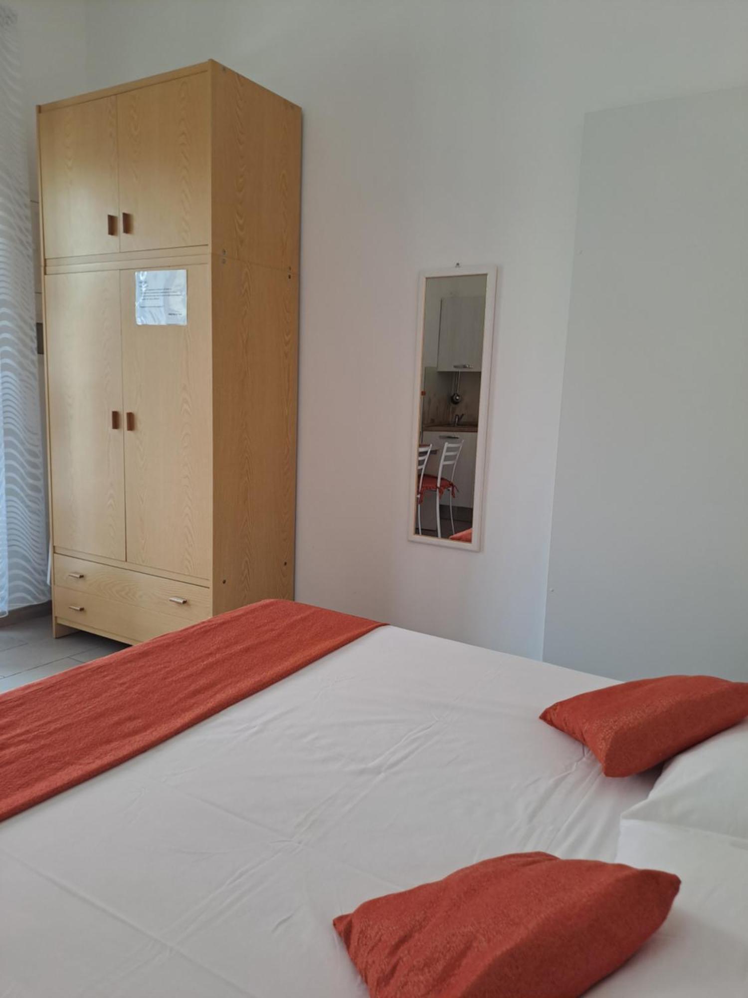B&B Fior Di Mare 切萨雷奥港 外观 照片
